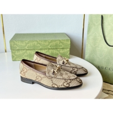 Gucci Flat Shoes